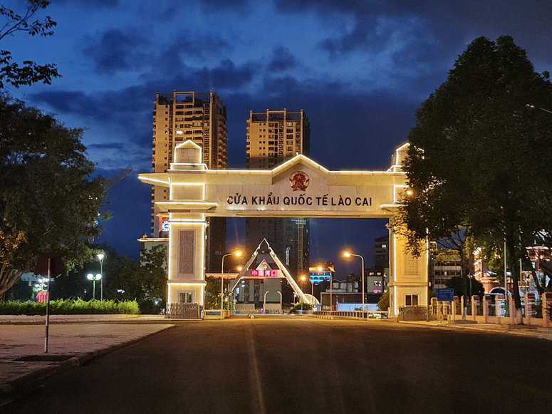 Chợ Du lịch Lào Cai nằm cách cửa khẩu quốc tế Lào Cai chỉ tầm 1km